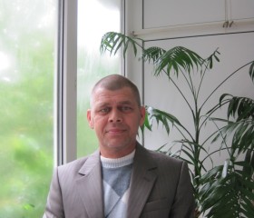 володя, 58 лет, Миколаїв