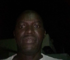 Aliou, 47 лет, Dakar