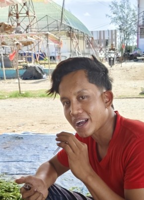 Rahmat, 18, Indonesia, Kota Banda Aceh
