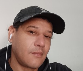 Leonardo, 39, Santa Fe de la Vera Cruz