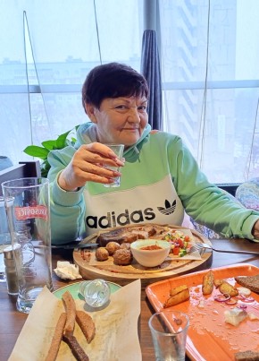 Татьяна, 68, Россия, Судак