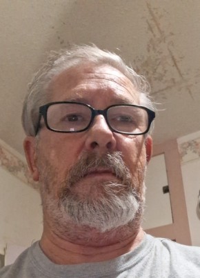 Leon Kochanowski из Manhattan (State of Kansas) 64 года
