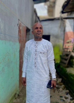 Adolph Romuald из Douala 39 лет