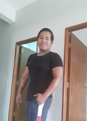 Ivan Dario Gomez, 26, Estado Plurinacional de Bolivia, Santa Cruz de la Sierra