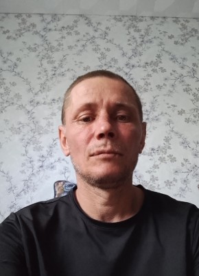 Денис Ибе из Новосибирска 41 год