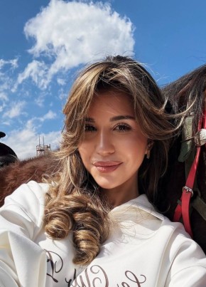 Sara из Владикавказа 18 лет