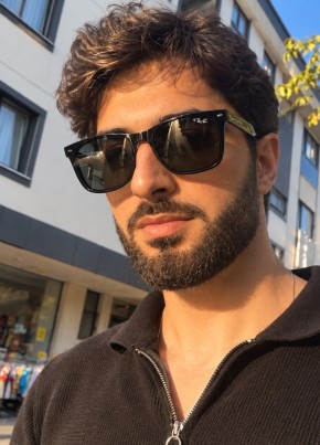 Hüseyin efe из İstanbul 26 лет