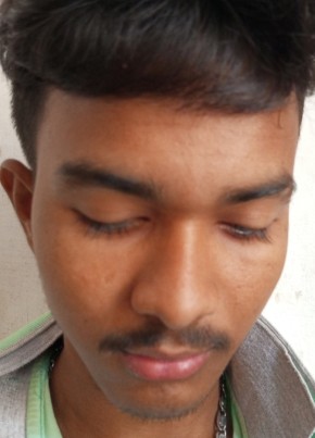 Biswath Hemrom, 18, India, Kāliyāganj