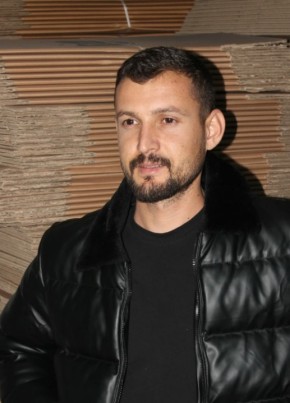 Yilmaz, 29, Türkiye Cumhuriyeti, İstanbul