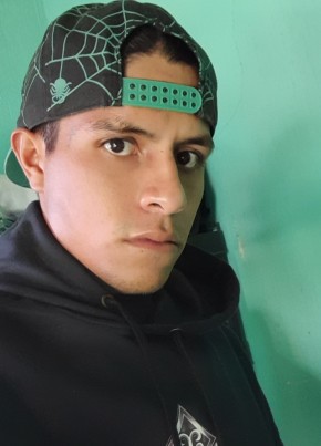 Angel, 25, República de El Salvador, Santa Ana