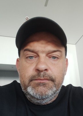 Максим из Ульяновска 46 лет