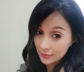 Rini Rini, 43, Surakarta