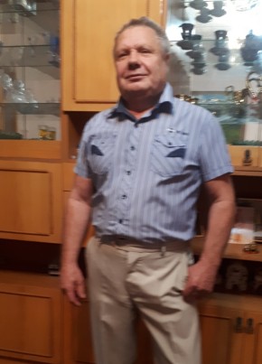 Владимир, 68, Россия, Стрелка