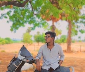 Abhi, 20, Nandigama