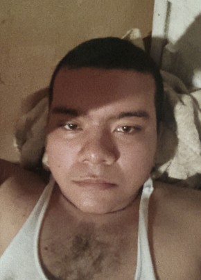 Adrian из Quezaltepeque 22 года
