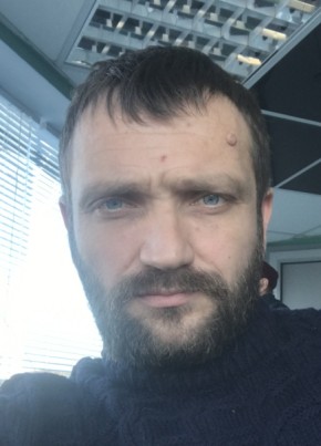 Shapovalov, 39, Russia, Moscow