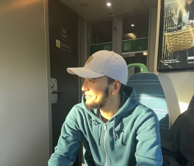 Bakyt, 26, London