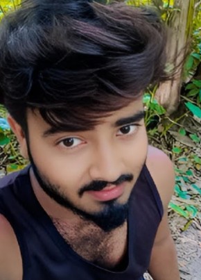 Røbîúl, 18, India, Angamāli