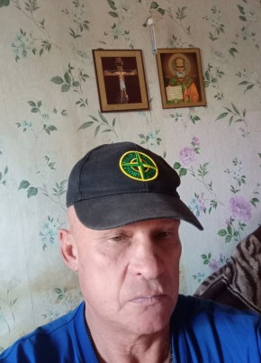 Александр, 61, Россия, Новомичуринск