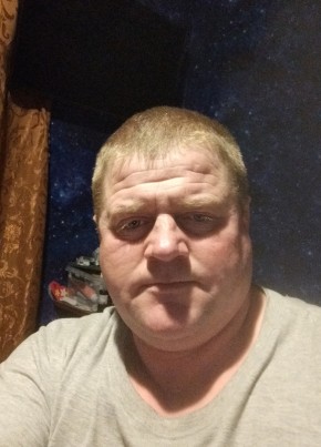 Sergey, 41, Belarus, Svyetlahorsk