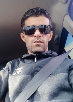 Kamel, 32, People’s Democratic Republic of Algeria, Algiers