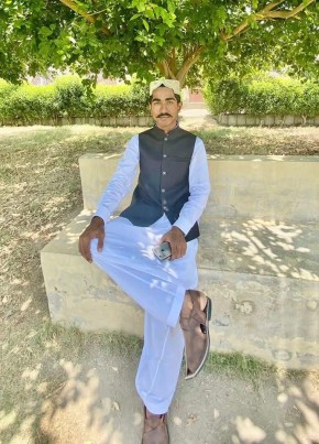 Naveed из کراچی 19 лет