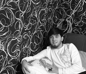 Akhichon, 20, Saint Petersburg
