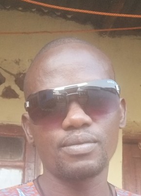 Izicc, 45, Sierra Leone, Freetown