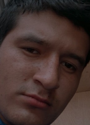James Gonzalez, 23, República del Ecuador, Quito