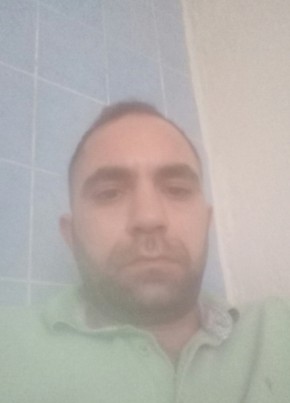 Özcan, 39, Türkiye Cumhuriyeti, Menemen