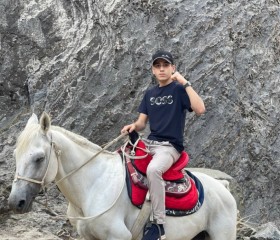 Samir, 18, Samarqand