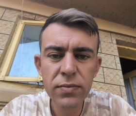 Andrei, 18, Roman