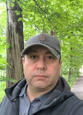 Berdi Mammedov из Череповеца 44 года