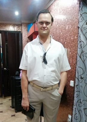 Михаил из Новошахтинска 46 лет