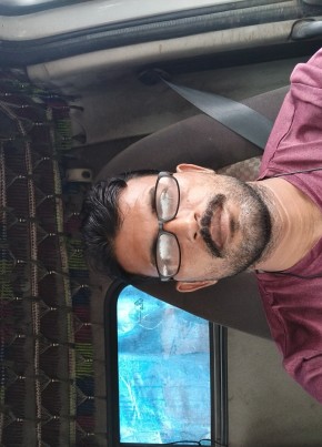 𝑮𝒚𝒂𝒏, 37, India, Ahmedabad