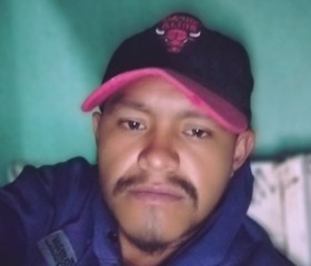 Martín, 33, Mexico City