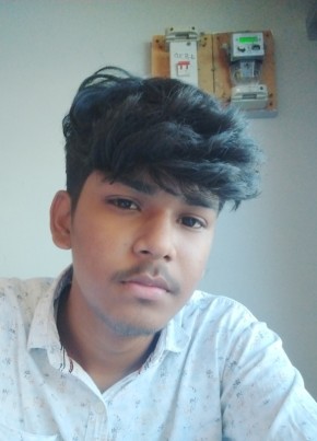 Yasinn, 18, India, Chennai