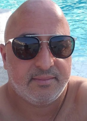 Lotfi, 41, République Française, Tremblay-en-France