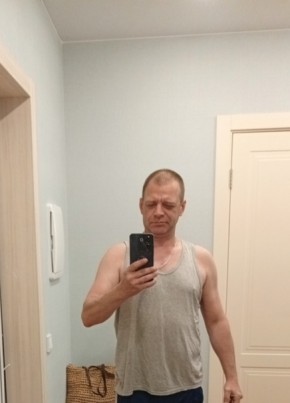 Максим из Саратова 47 лет