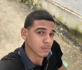 Daniel, 18, Salvador