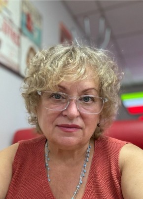 Лариса, 61, Россия, Владивосток