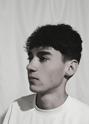 Caner из Özalp 20 лет