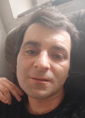 Giorgi Khasaia из Bytom 34 года