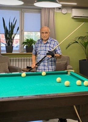 Leon, 80, Russia, Moscow