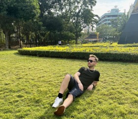 Alexander, 27, New York City