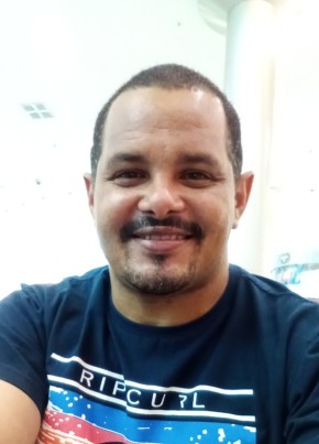 Izaias, 41, República Federativa do Brasil, São Paulo capital