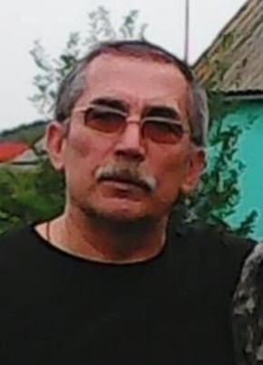 Mikhail, 58, Russia, Petrodvorets