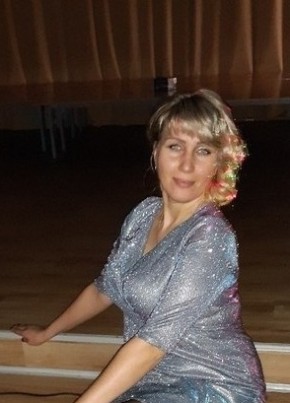 Елена, 40, Россия, Волхов