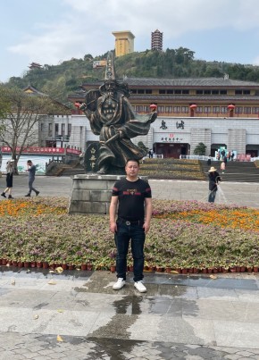 力哥, 42, China, Wuhan
