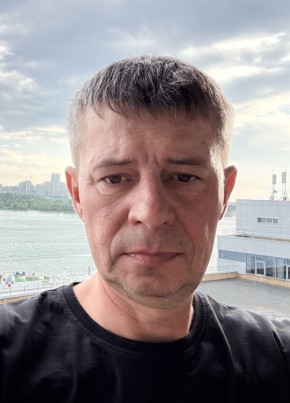 максим из Чебоксары 50 лет